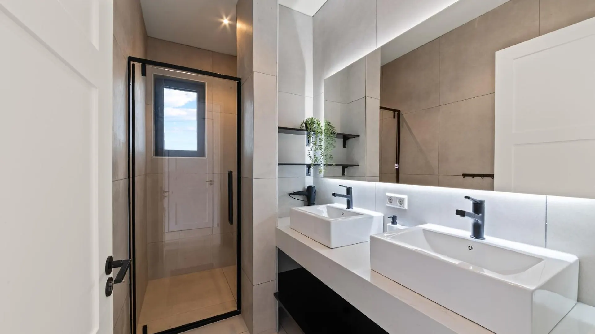 Mambo Apartments 빌렘스타트