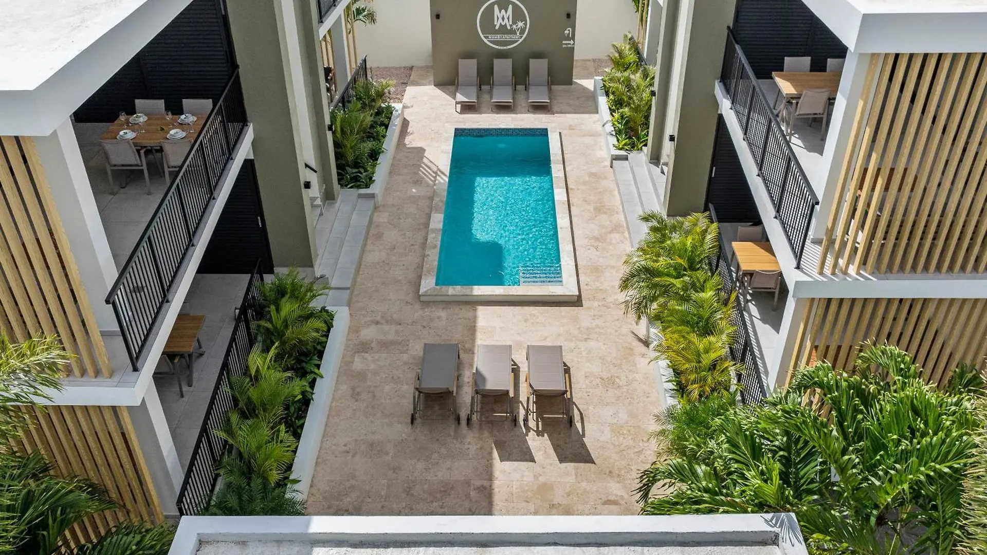 Mambo Apartments 빌렘스타트
